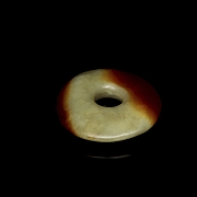 Colgante de jade tallado