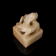 Hetian jade seal ‘Dragon’, Qing dynasty