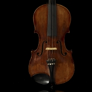 Violín etiquetado en su interior como