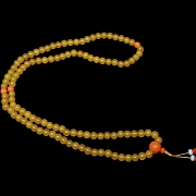 Collar de ciento ocho cuentas de ágata amarilla, dinastía Yuan