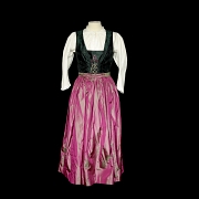 Traje tradicional austriaco “Dirndl”