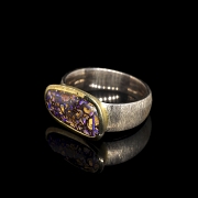 Anillo de plata de ley con ópalo