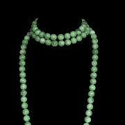 Collar de ciento ocho cuentas de jadeíta, dinastía Qing