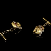 Gemelos de oro amarillo de 18 kt con esmaltes y brillantes