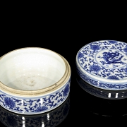 Porcelain box with dragon, 20th century - 2