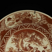 Iron-red enamelled porcelain plate ‘Garden Scene’, with Yongle mark - 2
