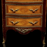 Chiffonier estilo Luis XV de madera y mármol, med. s.XX