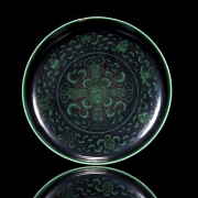Enamelled porcelain plate ‘Buddhist Emblems’, with Qianlong mark