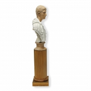 Busto sobre pedestal 
