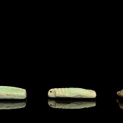 Tres pequeñas figuras talladas, estilo Egipcio