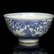 Blue and white porcelain bowl ‘Deer and fruits’, with Chenghua seal