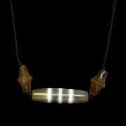 Collar de cuentas de ágata y Dzi, dinastía Liao