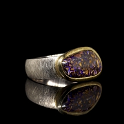 Anillo de plata de ley con ópalo