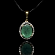 Colgante con esmeralda en oro amarillo de 18k y diamantes