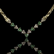Gargantilla de oro amarillo con esmeraldas y diamantes