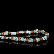 Collar de cuentas de turquesa y coral