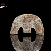 Colgante de jade rojizo 