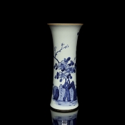 Jarrón de porcelana azul y blanca 