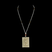 Colgante con placa de jade
