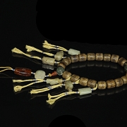 Mala de madera de Chenxiamu y jade tallado, dinastía Qing