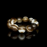 Pulsera de doce cuentas de ágata, dinastía Liao