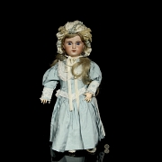 Muñeca de porcelana de la SFBJ, Talla 11, París, Francia, c. 1910-1920.