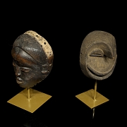 Dos máscaras estilos Bété y Teke, África, s.XX