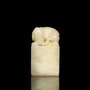 Carved jade seal ‘Elephant’, Qing dynasty - 1
