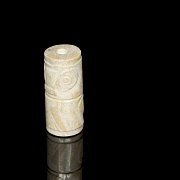 Carved jade pendant ‘Chicken bone’, Liangzhu culture - 4