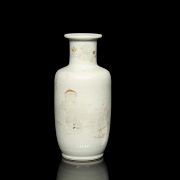 Enamelled porcelain vase ‘Characters’, with Chenghua mark