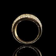 Sortija de oro rosa de 18K con pavé de diamantes Fancy Yellow
