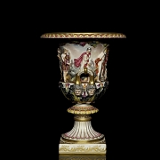 Copa de porcelana “Bacanal clásico”, Capodimonte s.XIX