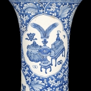 Jarrón de porcelana azul y blanco 