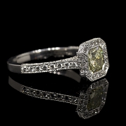 Sortija de oro blanco con diamante Fancy Yellow, 1.53 ct, certificado HRD - 3