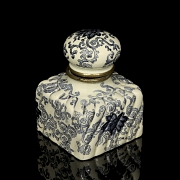 Glazed porcelain inkwell, 19th century
