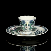 Conjunto de taza y plato de porcelana