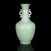 Jarrón de porcelana con esmalte celadón, dinastía Qing