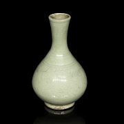 Jarrón de cerámica con esmalte celadón 