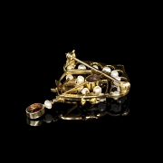 Broche de oro amarillo con granate y perlas, estilo Victoriano