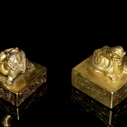 Pareja de sellos de bronce dorado, dinastía Qing