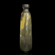 Jarrón de vidrio camafeo, estilo Art Noveau, firmado Lavieh, c. 1900