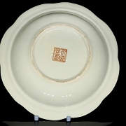 Pareja de platos de porcelana