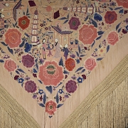 Mantón de Manila bordado con decoración Chinoiserie, s. XX
