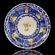 三件彩釉陶瓷盘，20世纪