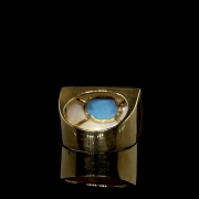 Anillo tipo sello de oro amarillo de 18K, turquesa y nácar