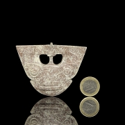 Colgante de jade tallado 