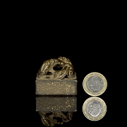 Bronze seal 