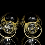 两只饰有金丝细工的干邑酒杯，20世纪