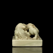 Shoushan celadon seal ‘Three Beasts’, Qing dynasty