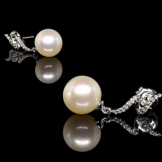 Pendientes perlas en oro blanco de 18 kt y diamantes